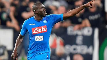 Kaliodou Koulibaly (Senegal) na co dzień gra w Napoli. W meczu z Polską na MŚ 2018 będzie próbował zatrzymać Roberta Lewandowskiego